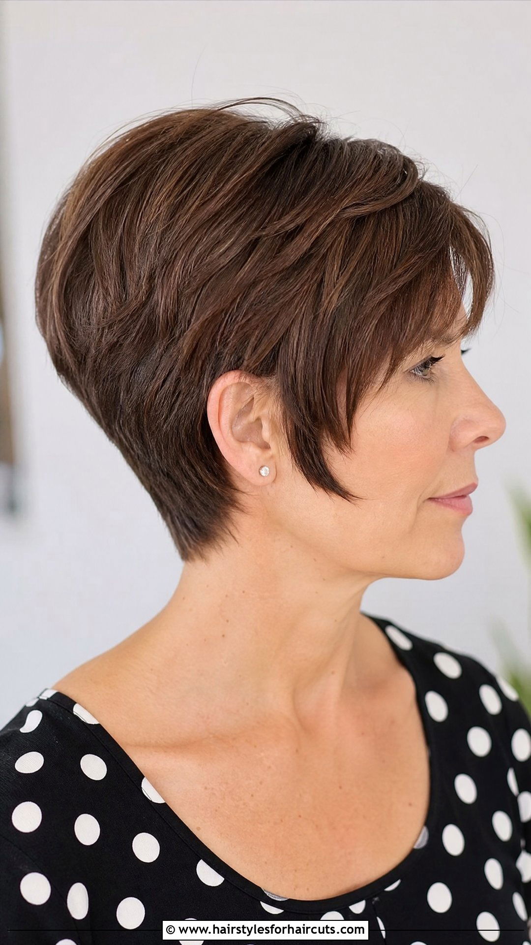 Wedge Cut For Fine Straight Hair - 25 medium haircuts for fine straight hair - 25 medium haircuts for fine straight hair