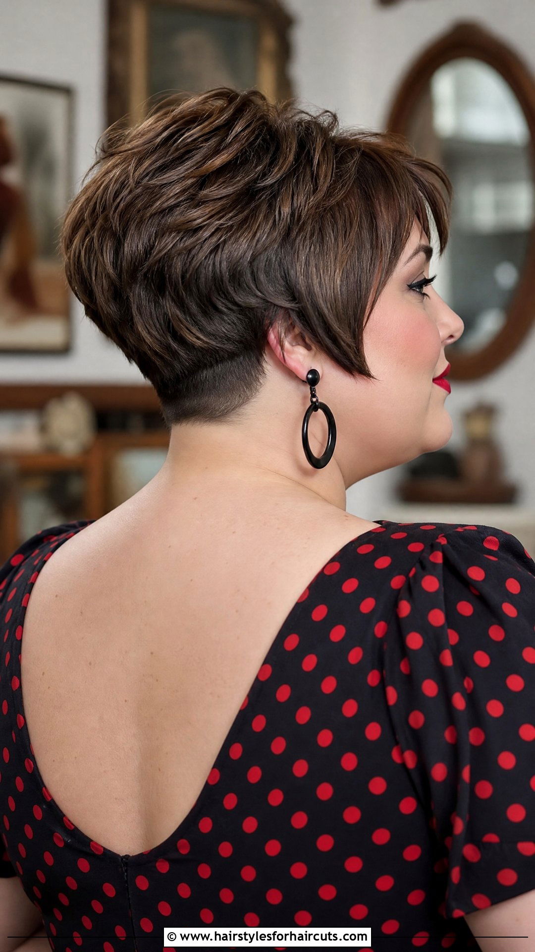 Wedge Cut Short Haircut For Plus Size Women - 25 short haircuts for plus size women - 25 short haircuts for plus size women