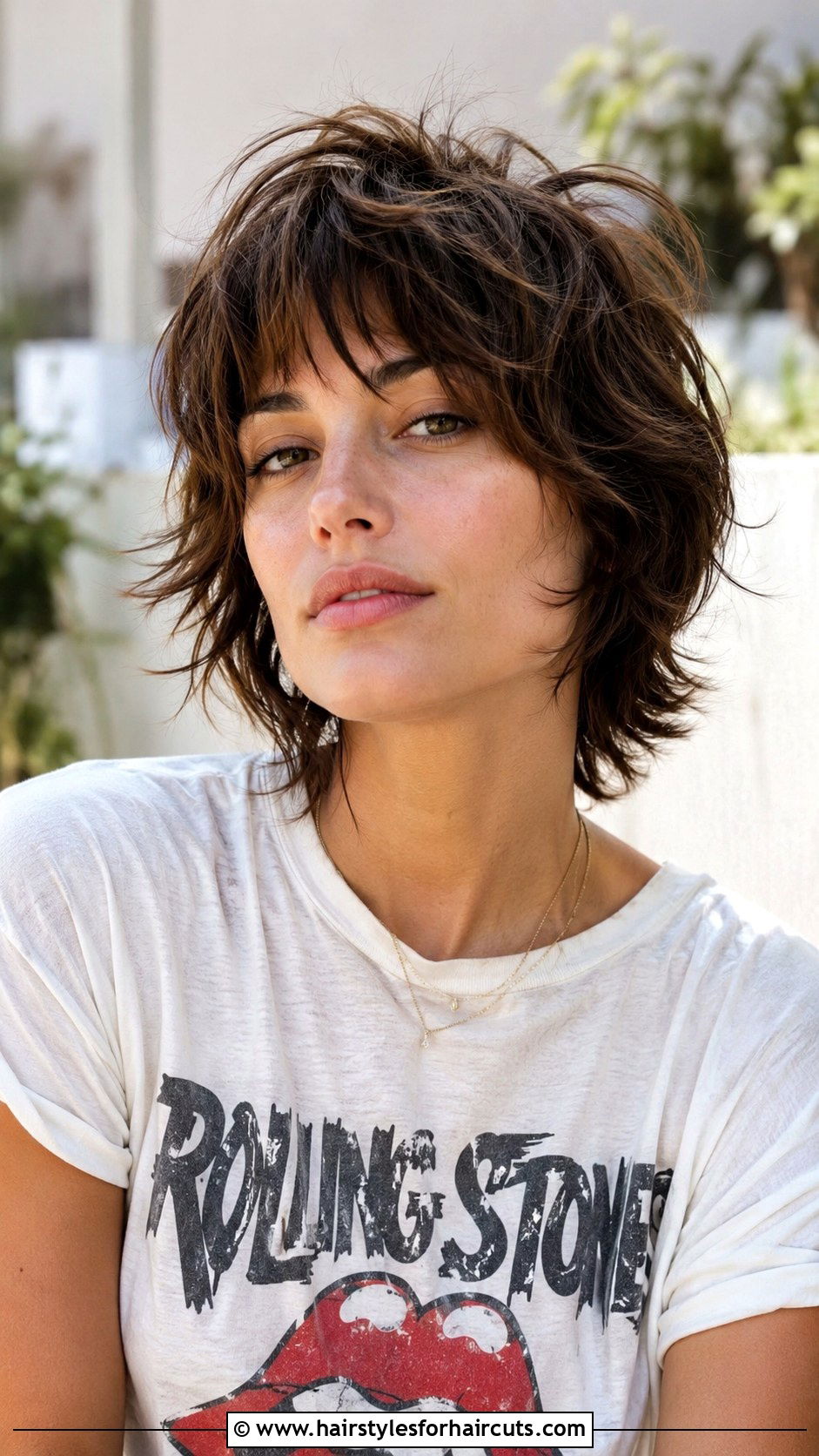 Wedge Haircut - 25 hairstyles that make hair look thicker - 25 hairstyles that make hair look thicker