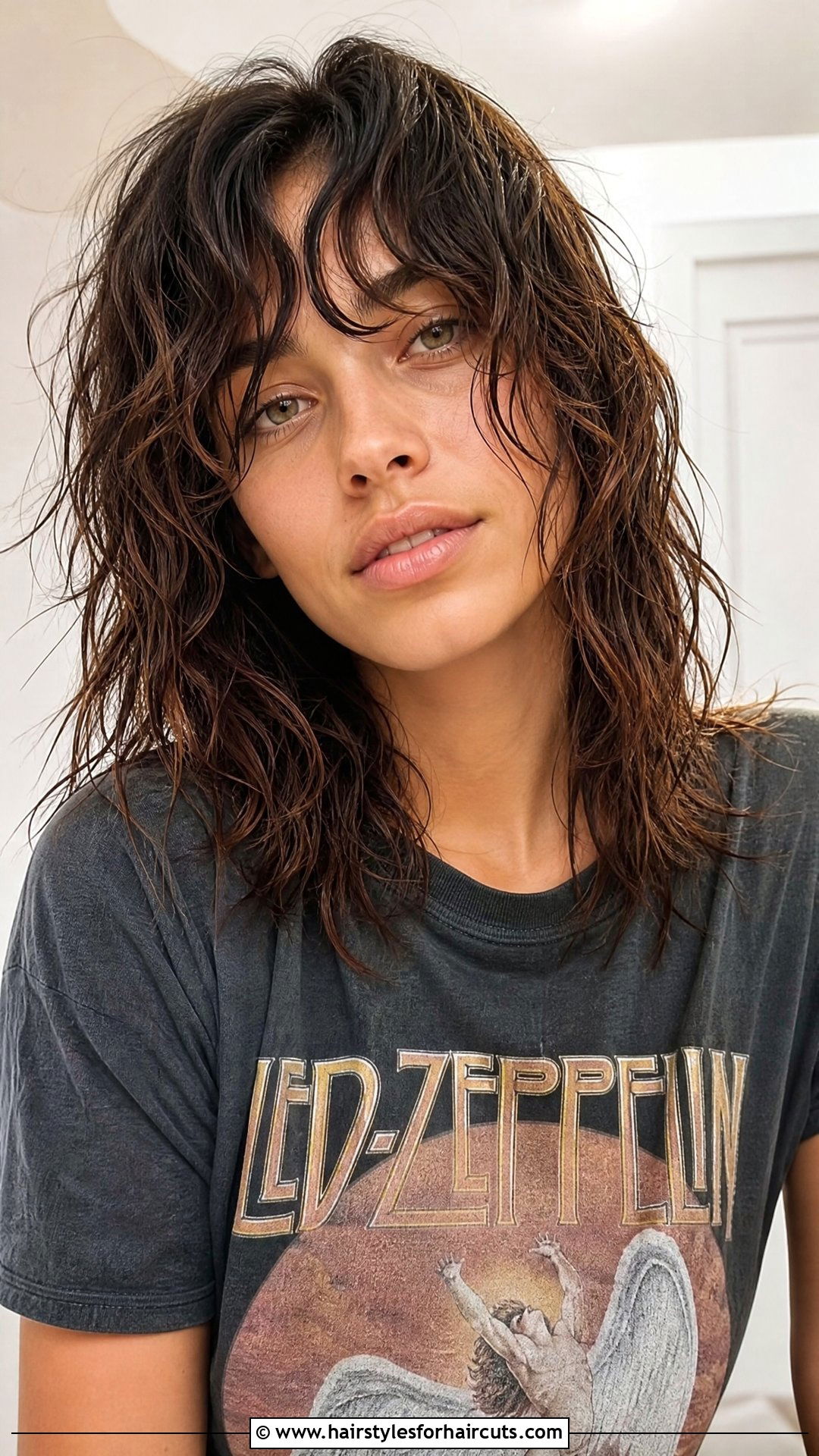 Wet And Wavy Shag Cut - 25 wet and wavy short hairstyles - 25 wet and wavy short hairstyles