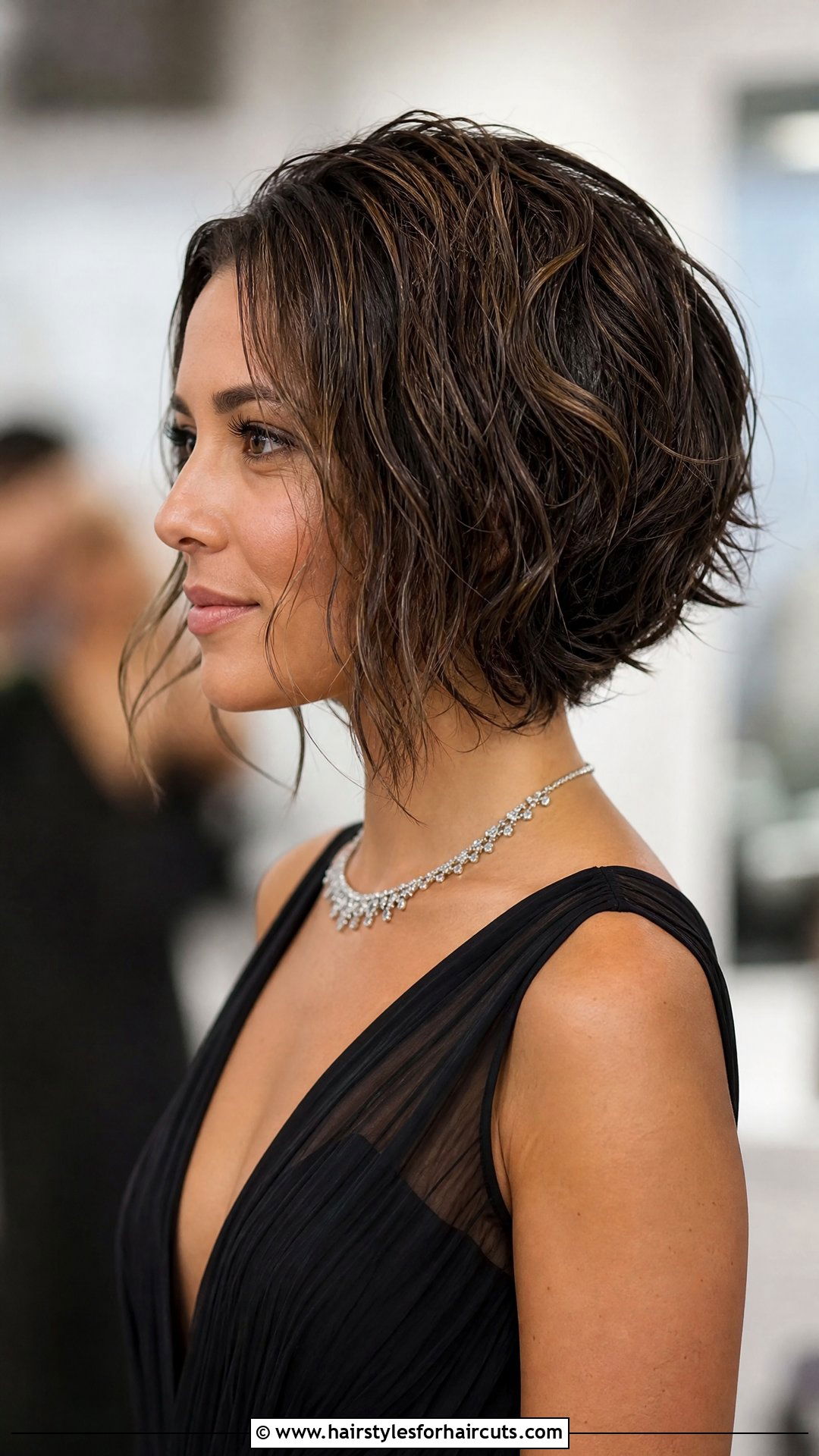 Wet And Wavy Stacked Bob - 25 wet and wavy short hairstyles - 25 wet and wavy short hairstyles