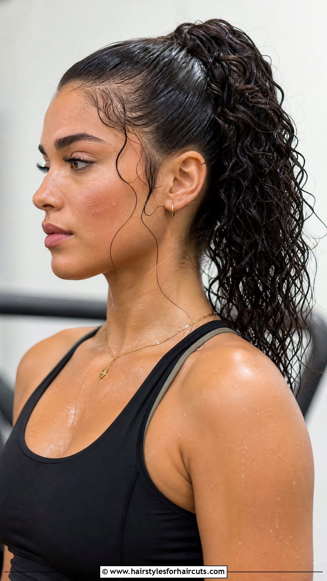 Wet Curly High Ponytail - 25 hairstyles for wet curly hair - 25 hairstyles for wet curly hair