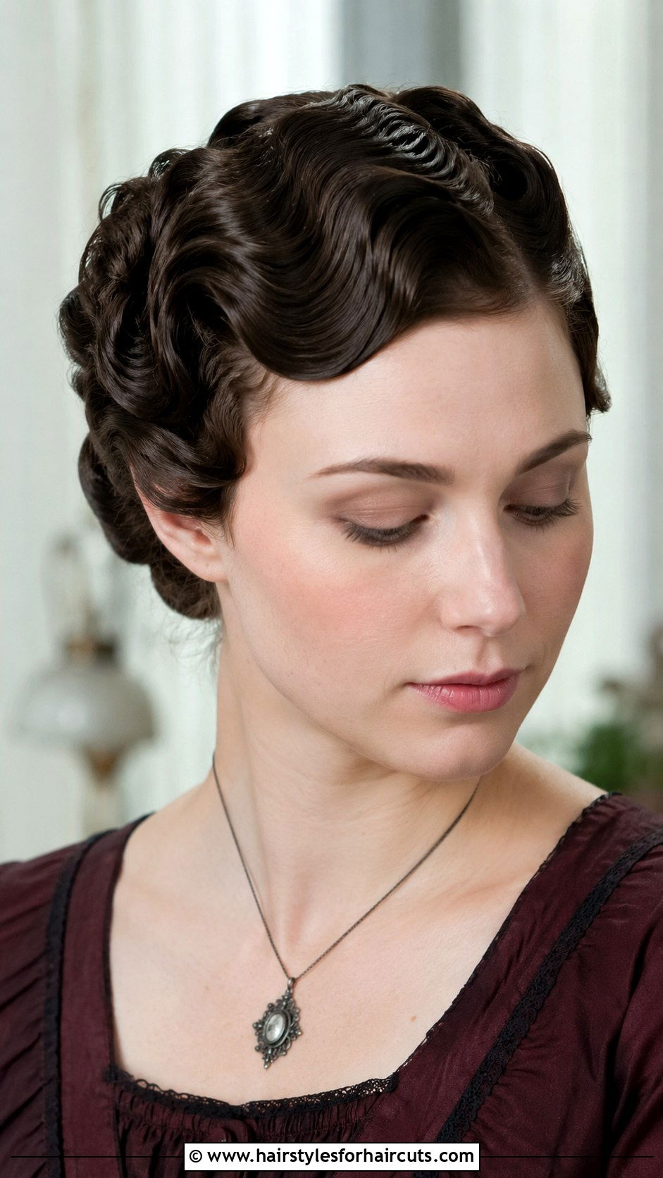 Wet Hair Victorian Roll Overnight - 25 overnight hairstyles for wet hair - 25 overnight hairstyles for wet hair