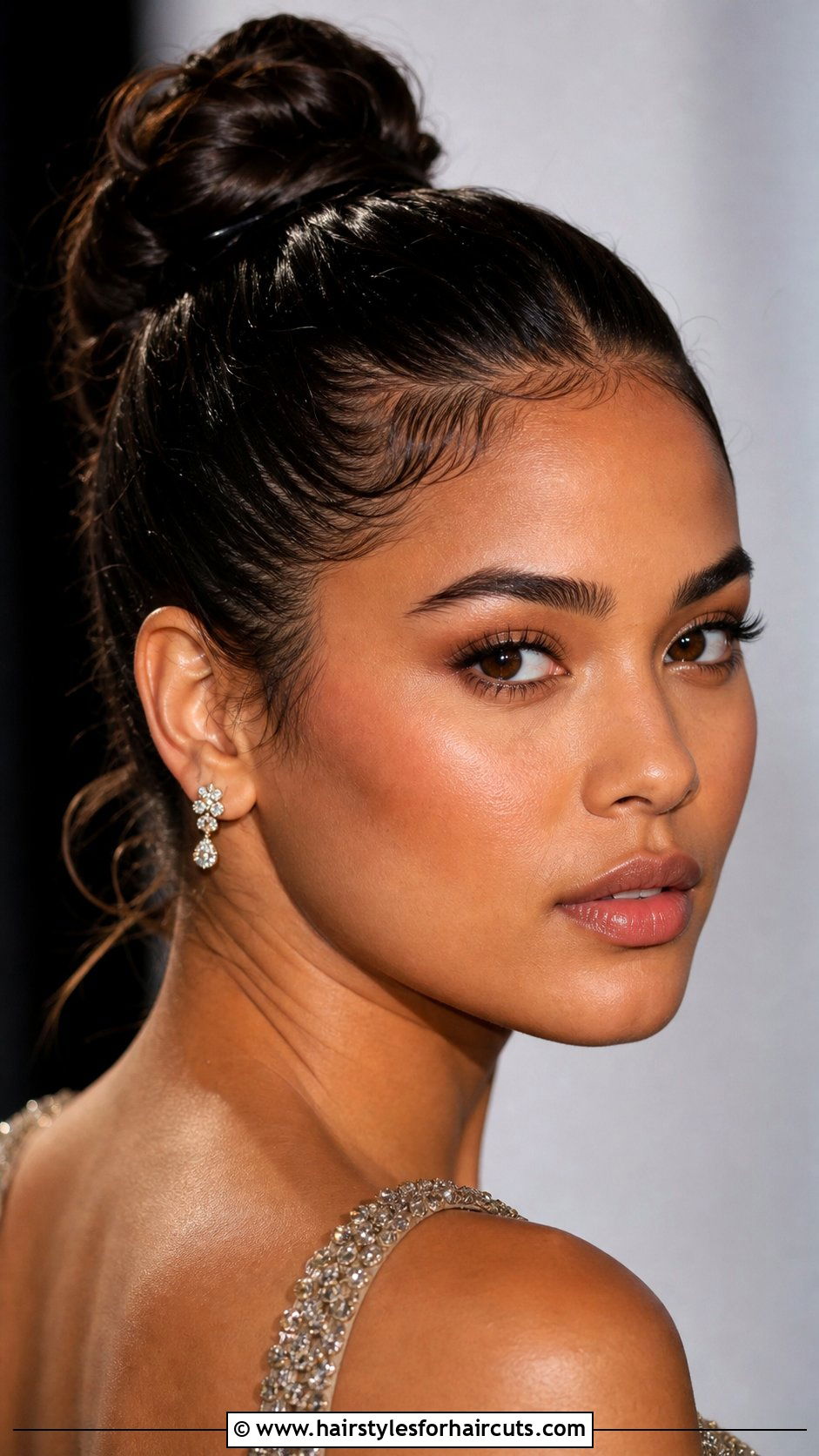 Wet Look Bun Updo - 25 wet look hairstyles for black hair - 25 wet look hairstyles for black hair