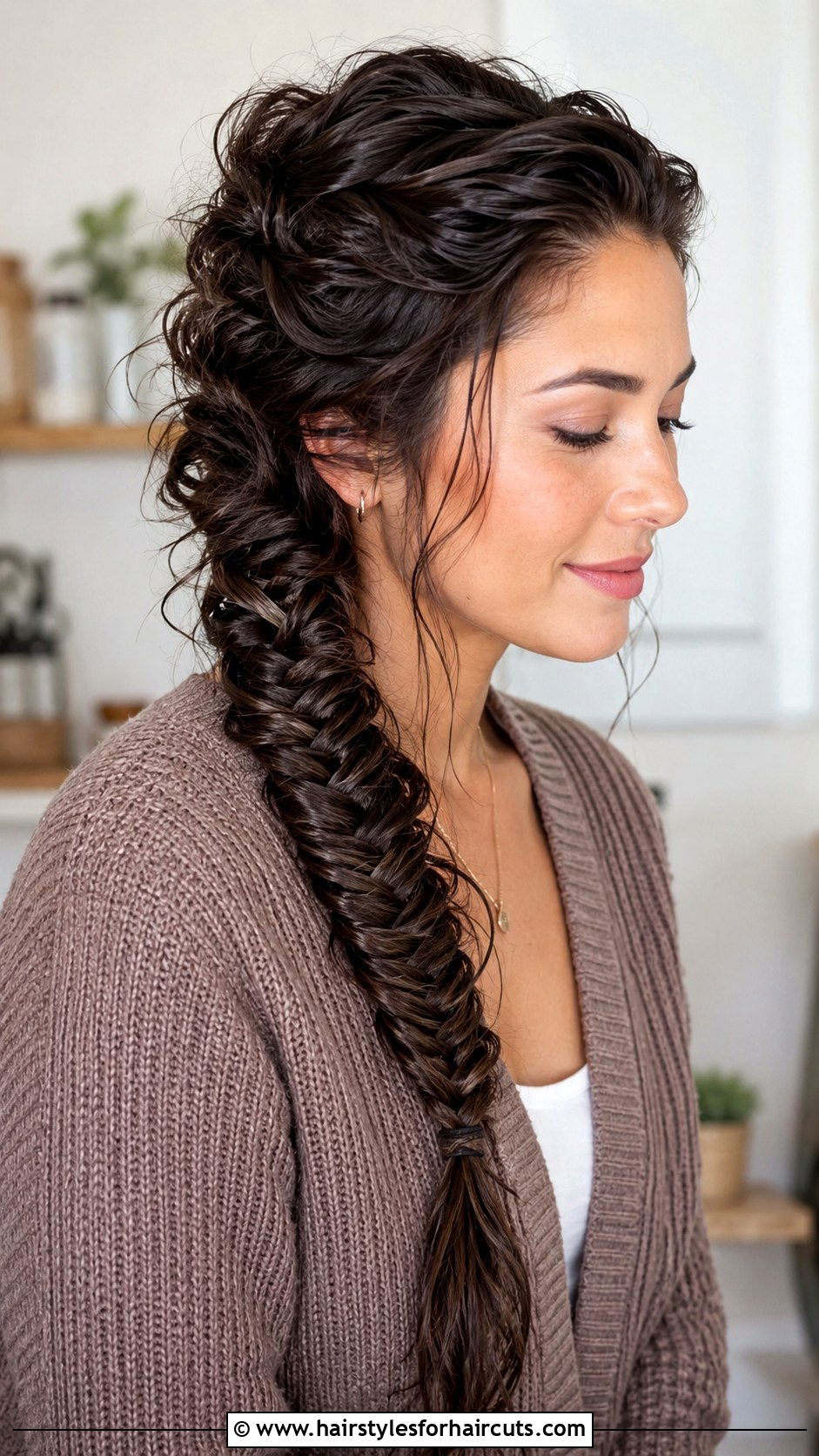 Wet Look Curly Fishtail Braid - 25 cute hairstyles for wet curly hair - 25 cute hairstyles for wet curly hair