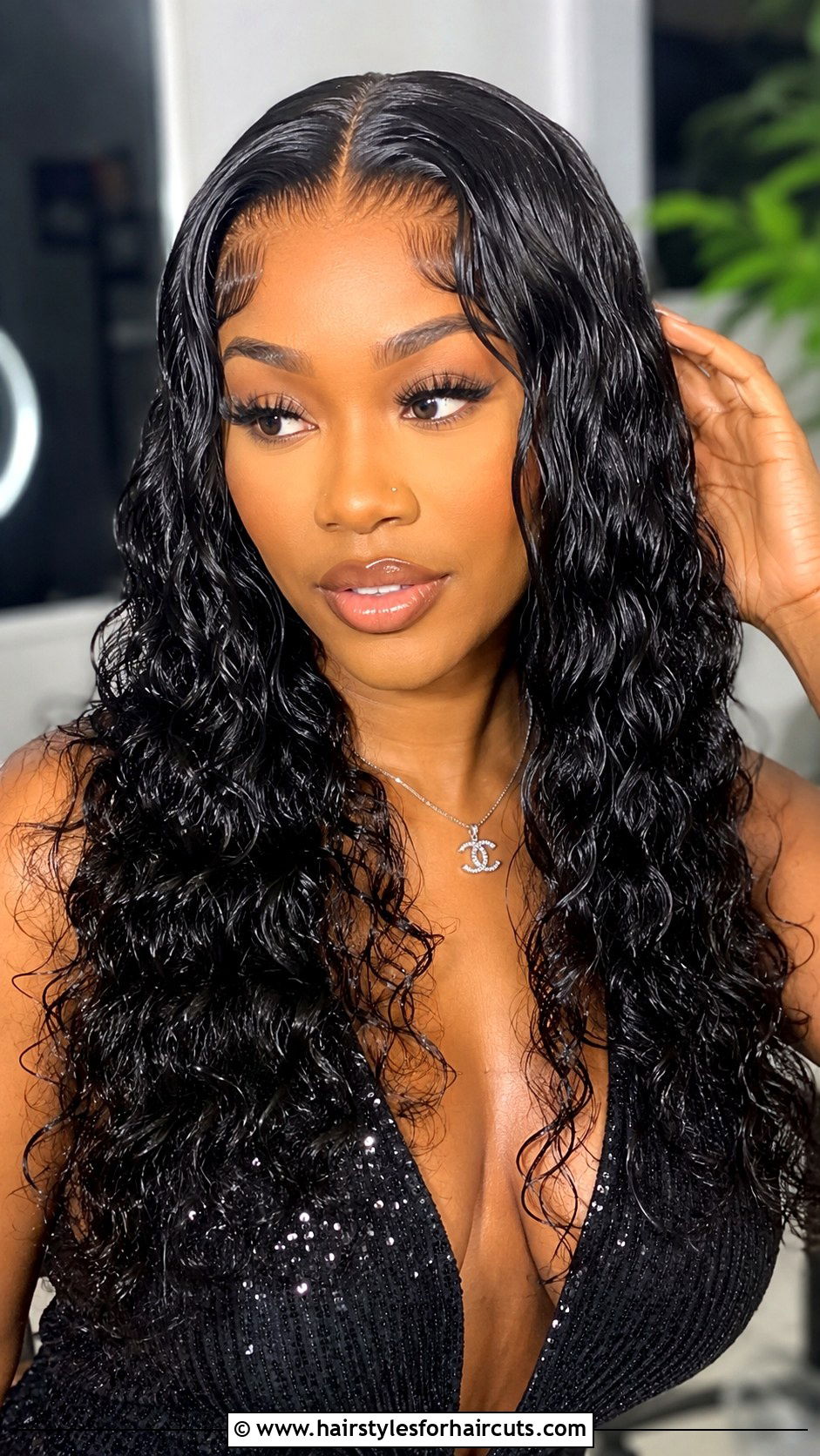 Wet Look Wavy Frontal Wig - 25 frontal wig hairstyles - 25 frontal wig hairstyles