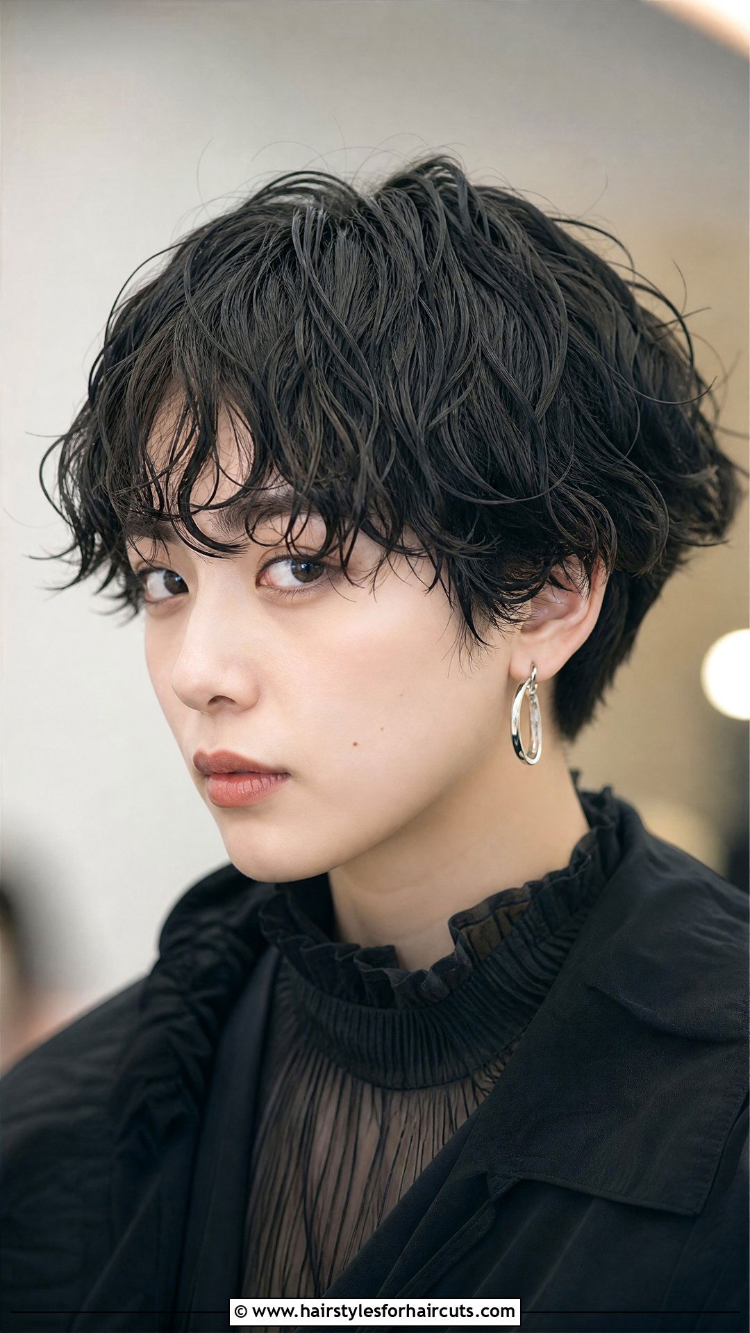 Wet Wavy Bowl Cut - 25 wet and wavy short hairstyles - 25 wet and wavy short hairstyles