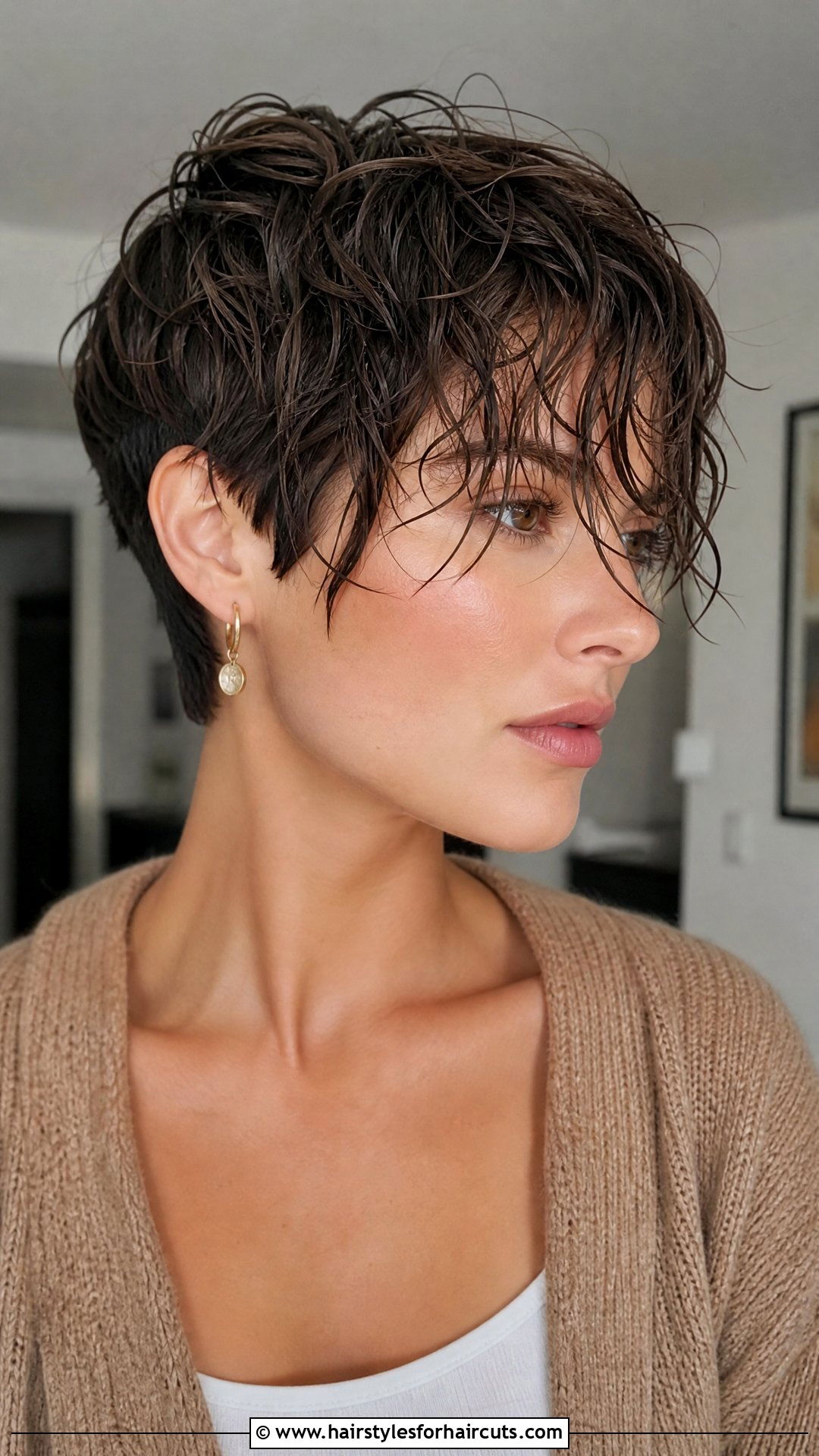 Wet Wavy Fringed Pixie - 25 wet and wavy short hairstyles - 25 wet and wavy short hairstyles