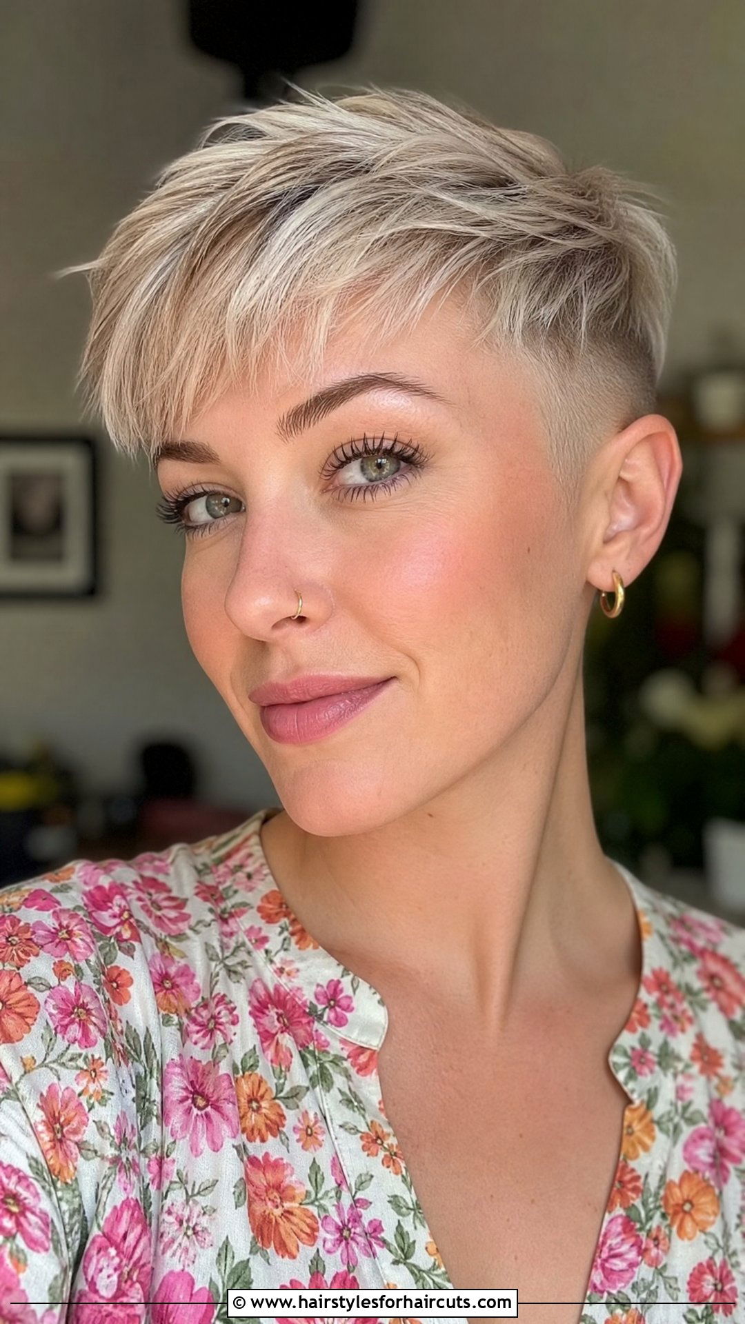 Wispy Bangs Pixie With Shaved Sides - 25 pixie hairstyles double side shave short hair - 25 pixie hairstyles double side shave short hair