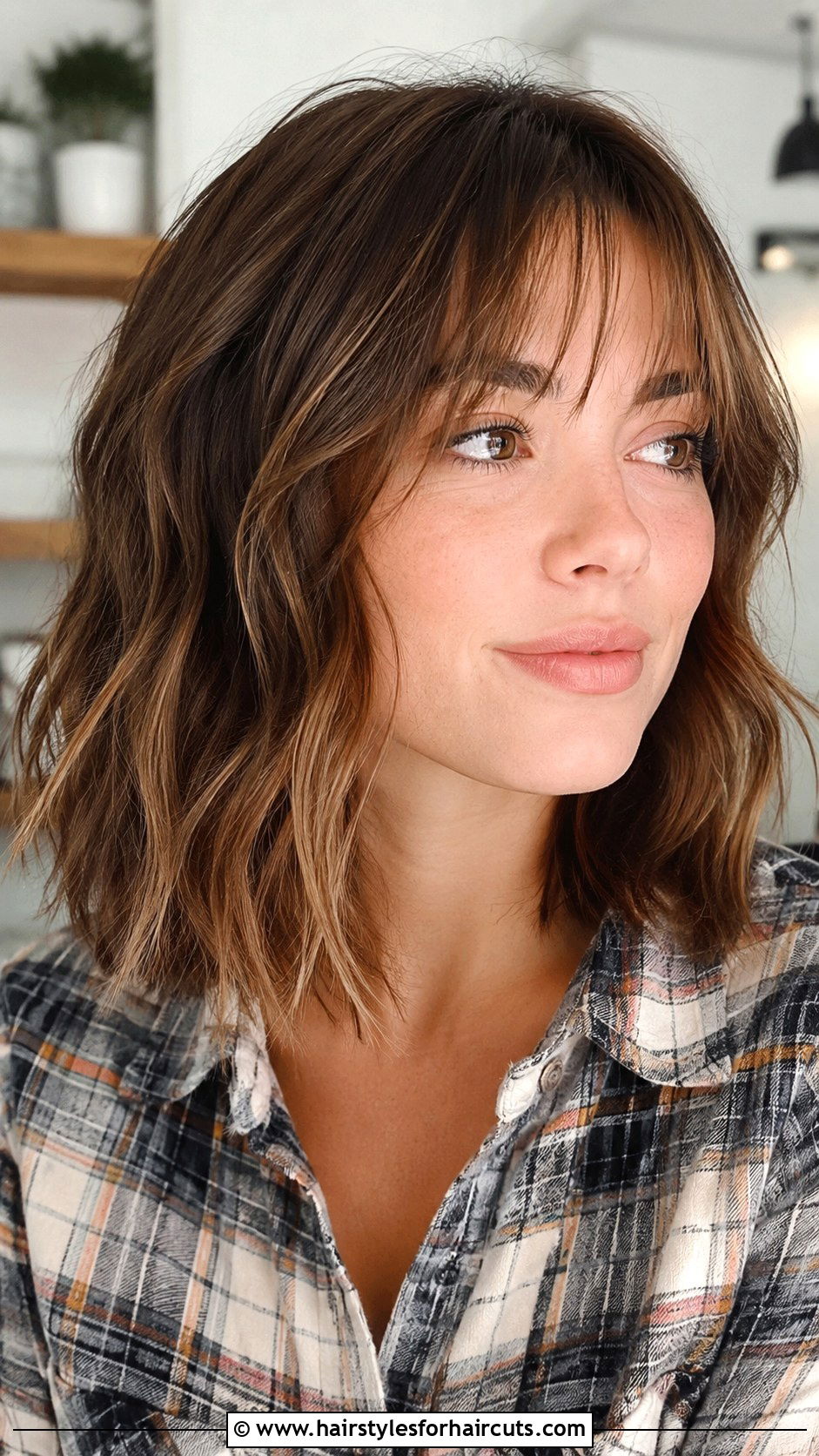 Wispy Bangs Textured Lob - 25 cute fall hairstyles for short hair - 25 cute fall hairstyles for short hair