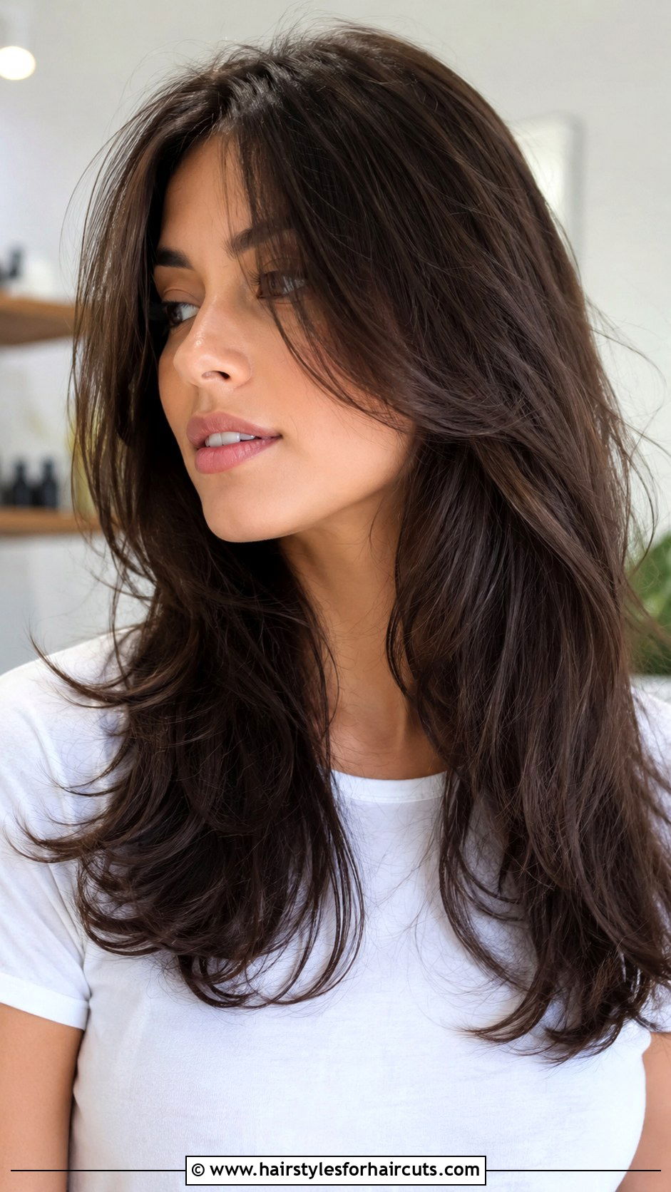 Wispy Ends Blowout - 25 blow dry hairstyles for medium hair - 25 blow dry hairstyles for medium hair