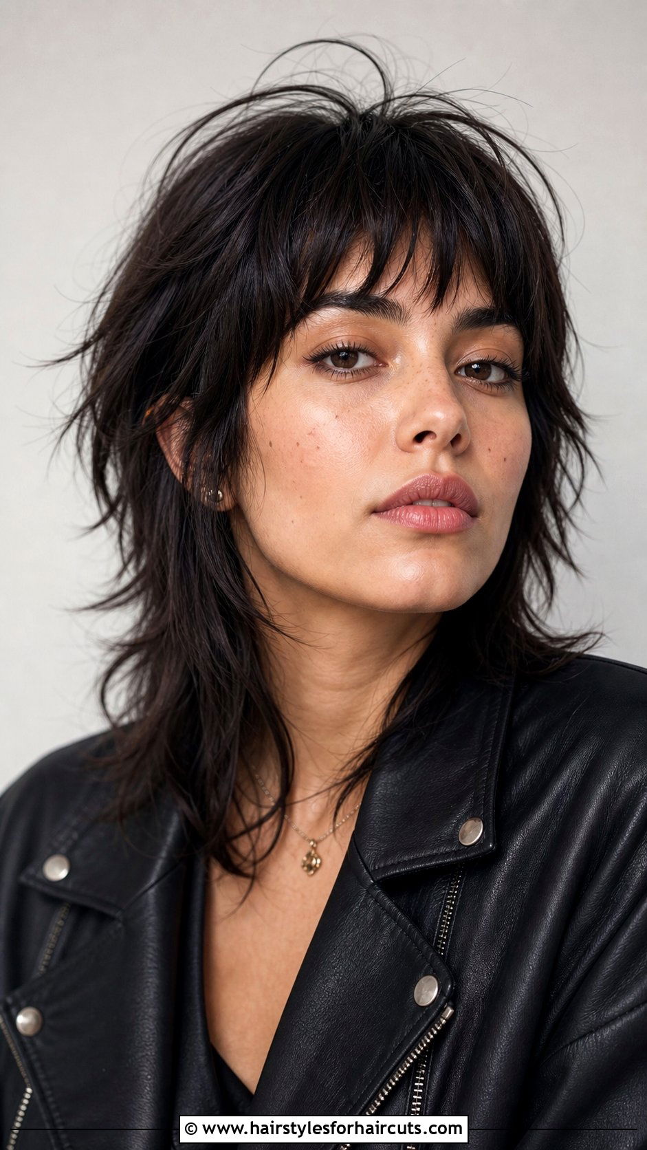 Wolf Cut With Choppy Bangs - 25 hairstyles for hair with bangs - 25 hairstyles for hair with bangs