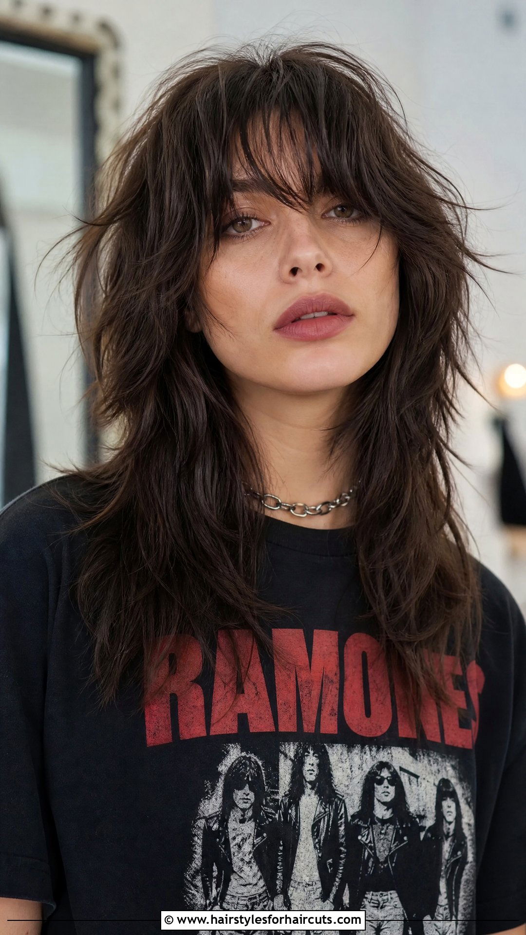Wolf Cut With Curtain Bangs - 25 hairstyles with curtain bangs - 25 hairstyles with curtain bangs