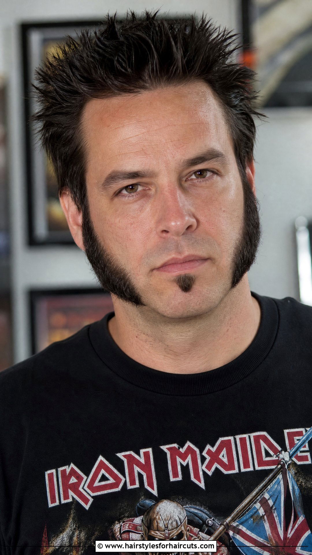 Wolverine Chops With Soul Patch - 25 wolverine facial hairstyles - 25 wolverine facial hairstyles