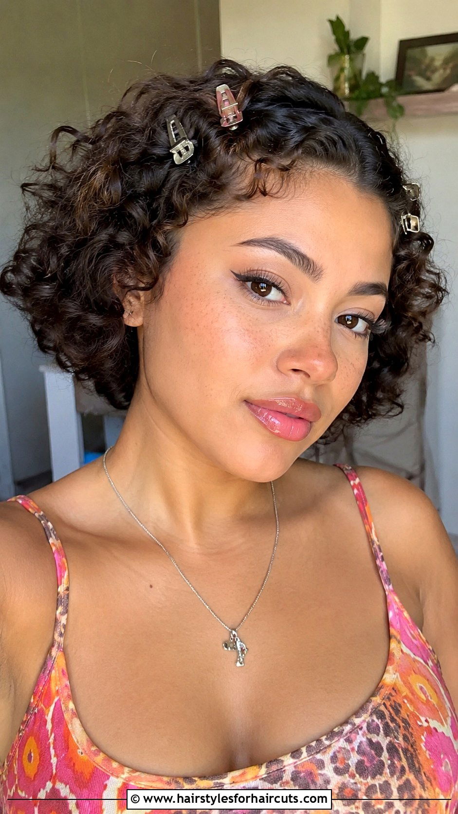 Y2K Curly Short Hair With Clips - 25 y2k hairstyles for short hair - 25 y2k hairstyles for short hair