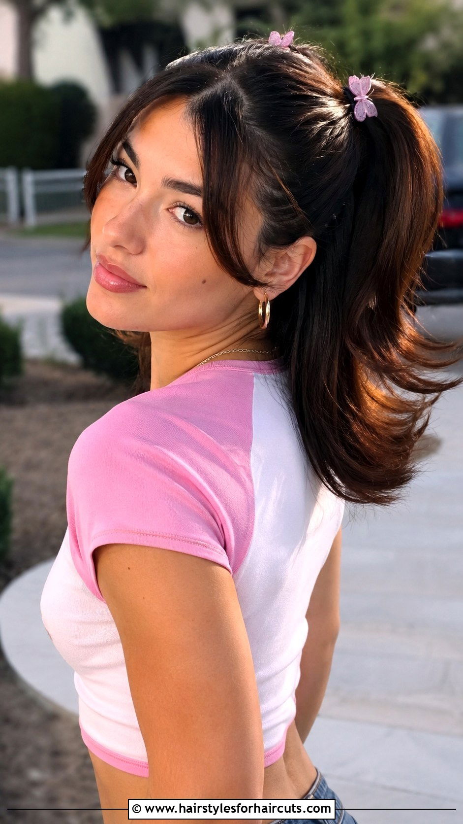 Y2K Flipped Ponytail - 25 hairstyles for back to school - 25 hairstyles for back to school