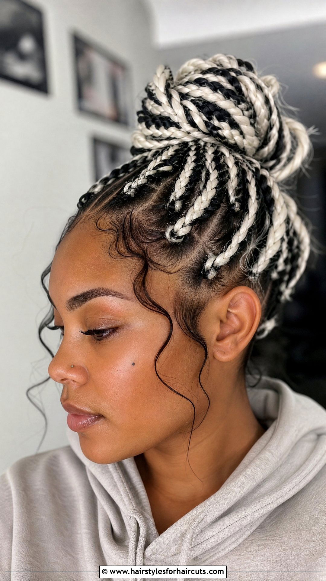Zebra Print Messy Bun Hairstyle - 25 zebra hairstyles - 25 zebra hairstyles